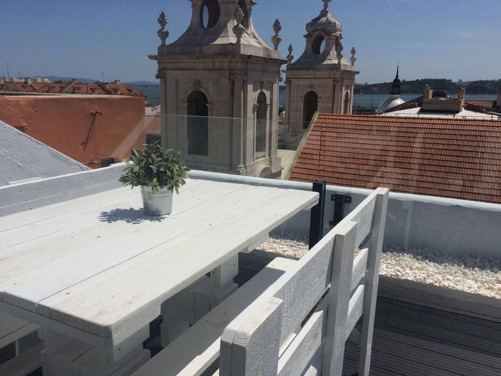 A Terrace On A Topfloor With A View Lisboa Exterior foto